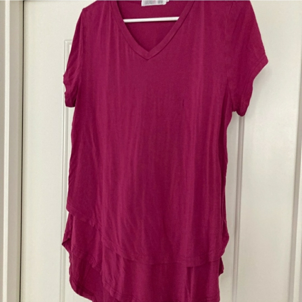 Latched mama Medium tee